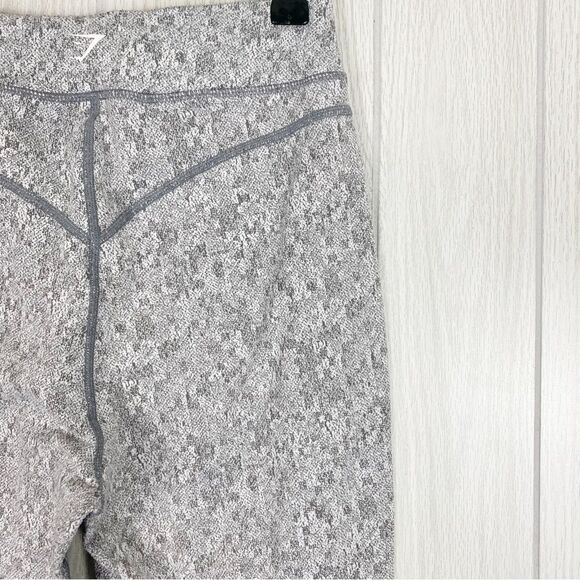 Gymshark | Dry Moisture Management Fleur Gray Legging Size Large - Picture 8 of 10